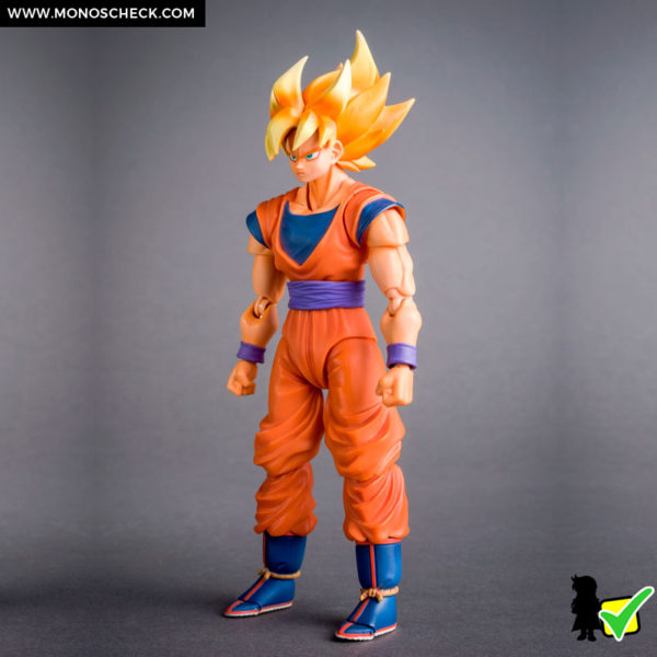 sh_figuarts_sdcc_super_saiyan_goku_01