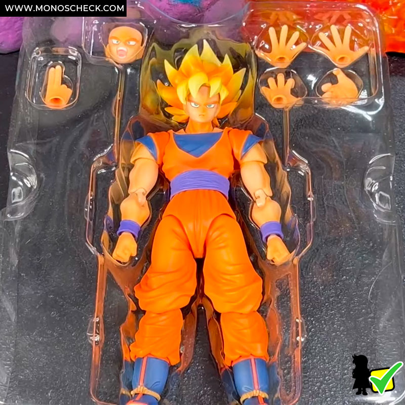 sh_figuarts_sdcc_super_saiyan_goku_05