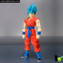 sh_figuarts_super_saiyan_god_goku_01