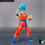 sh_figuarts_super_saiyan_god_goku_02