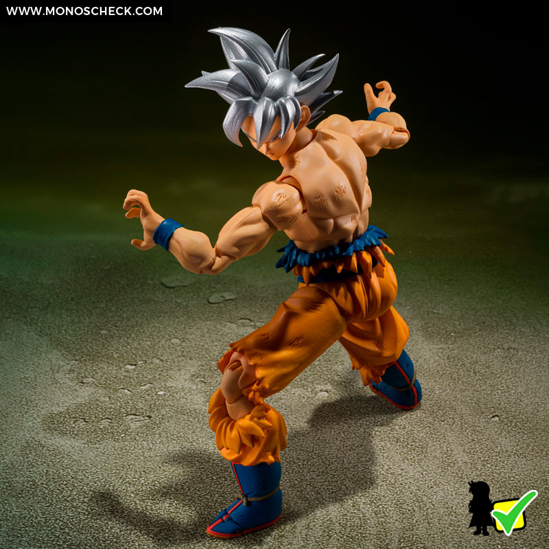 sh_figuarts_Son_Goku_Ultra_Instinct_Toyotaro_Edition_04