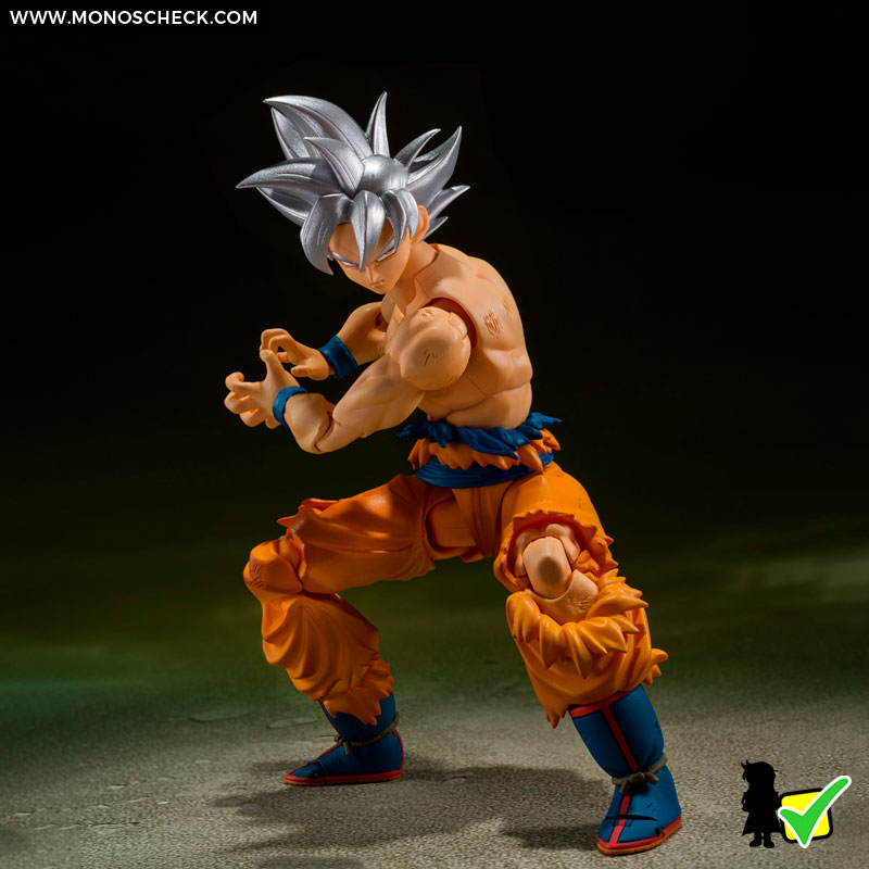 sh_figuarts_Son_Goku_Ultra_Instinct_Toyotaro_Edition_05